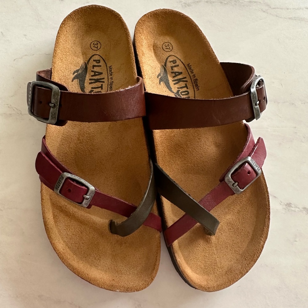 Brand new PLAKTON sandals